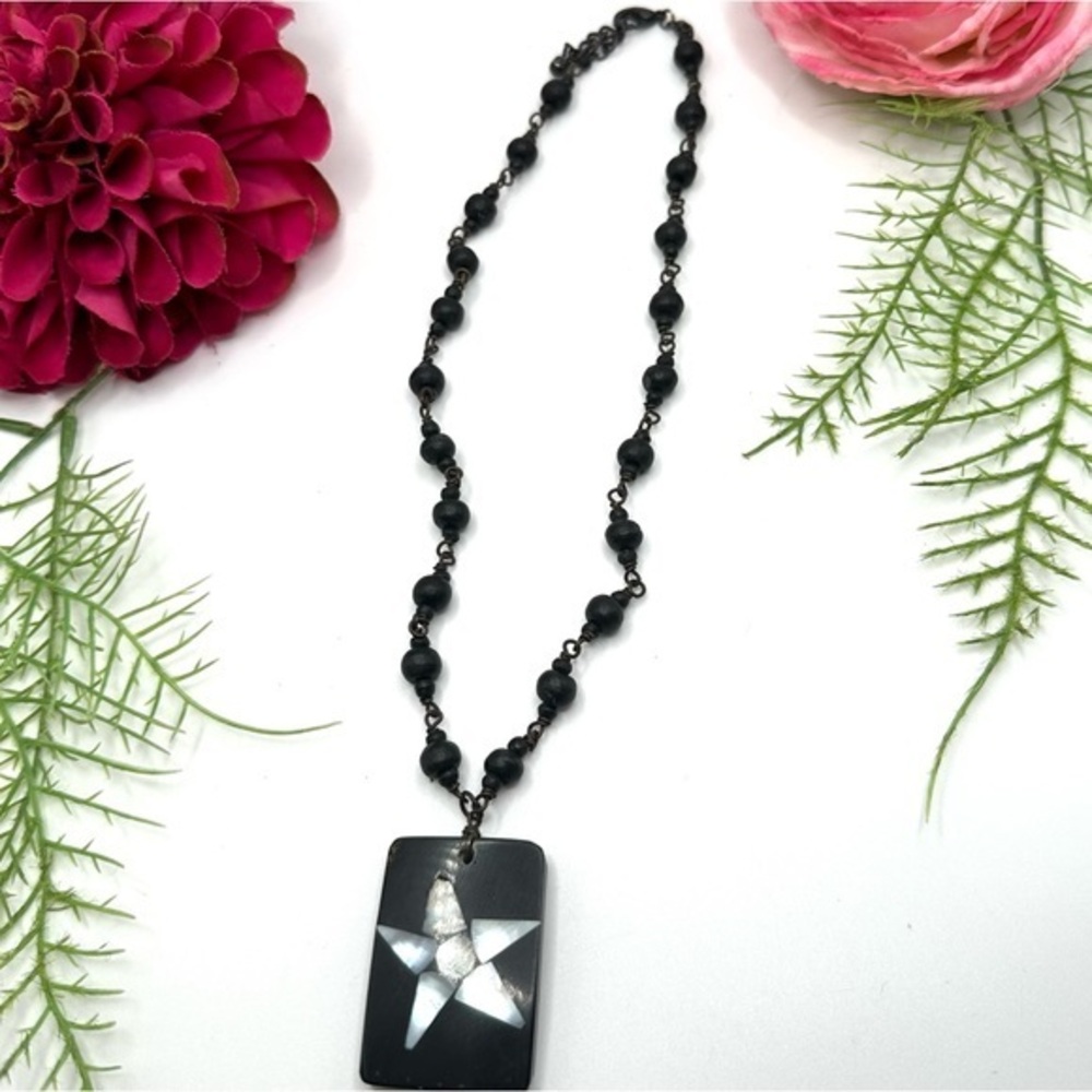 VINTAGE⚜️Mother Of Pearl Inlay Wooden Beaded Necklace